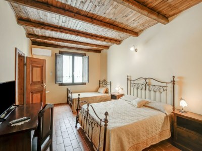 Holiday house Belvilla by OYO Casa Coloniale in Castello - Features photo 9