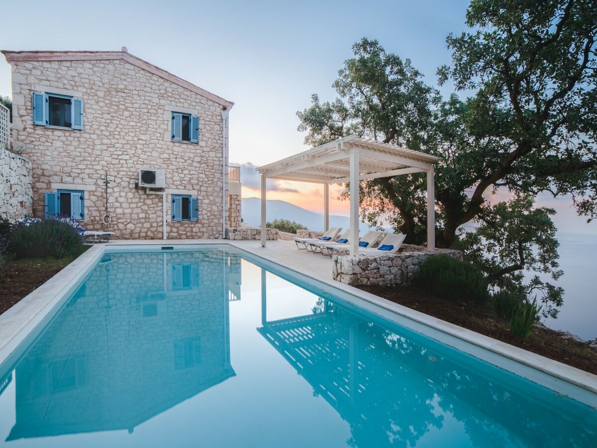 Villa Villa in Vasiliki with Private Pool & Beaches