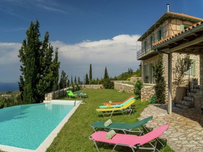 Villa Charming, warm vacation home, private pool, privacy and seaview, west Lefkas - Outdoor photo 10