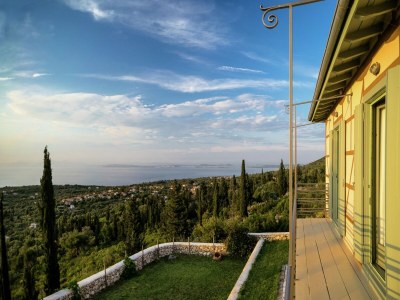 Villa Charming, warm vacation home, private pool, privacy and seaview, west Lefkas - Outdoor photo 17