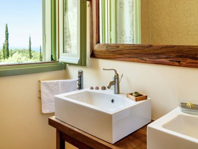 Villa Charming, warm vacation home, private pool, privacy and seaview, west Lefkas - Features photo 34