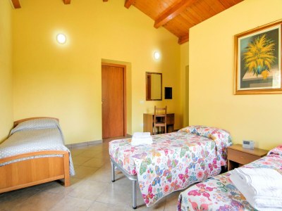 Villa Belvilla by OYO Villa in Torre di Ruggiero - Features photo 21