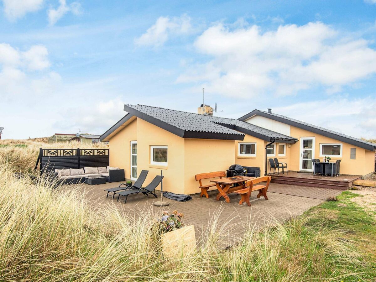 Holiday house 8 person holiday home in Hvide Sande
