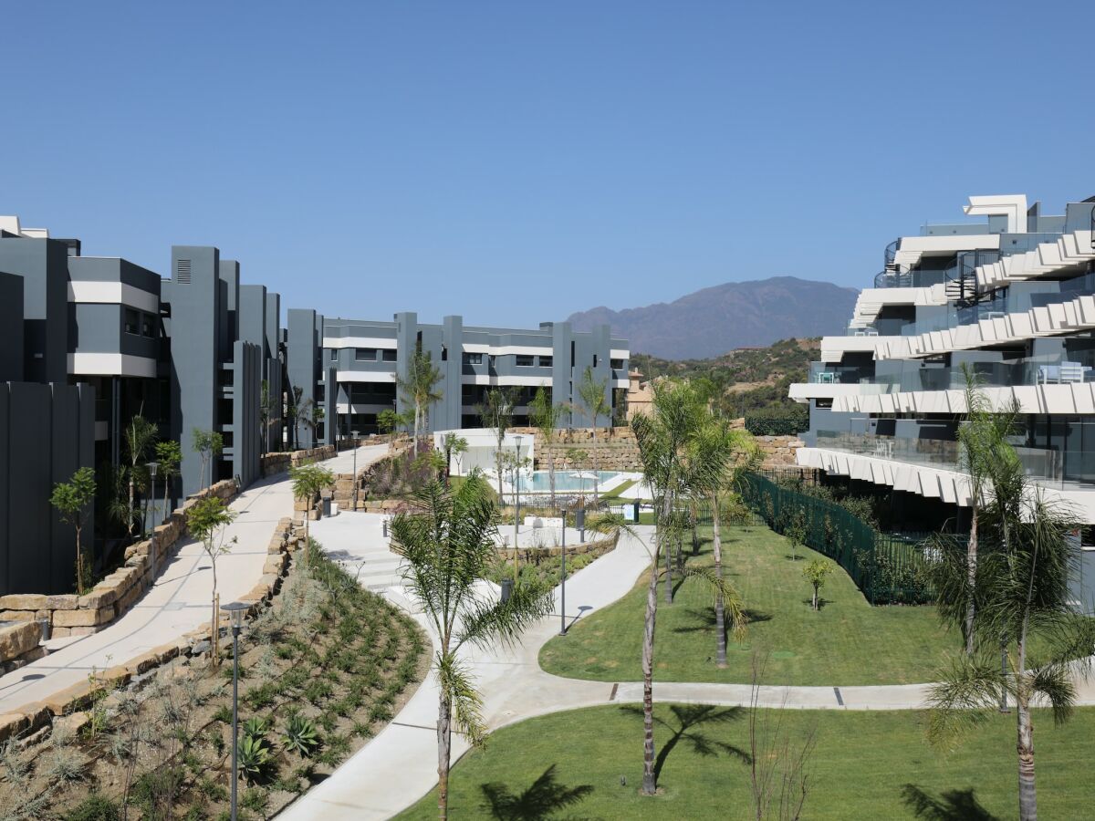 Apartment Belvilla by OYO Apartment in Estepona - Outdoor photo 3