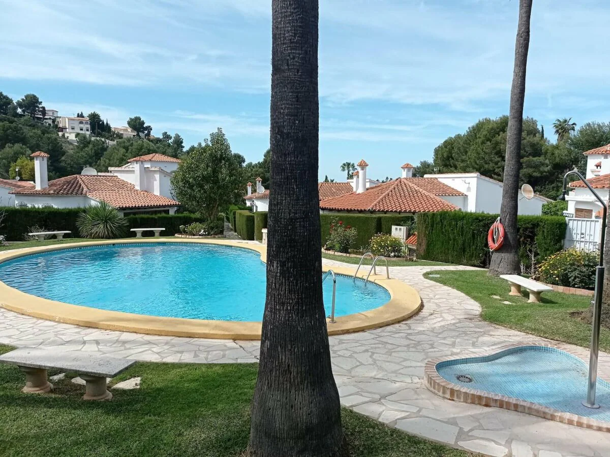 Bungalow Villa in Denia with Pool near Montgó Park