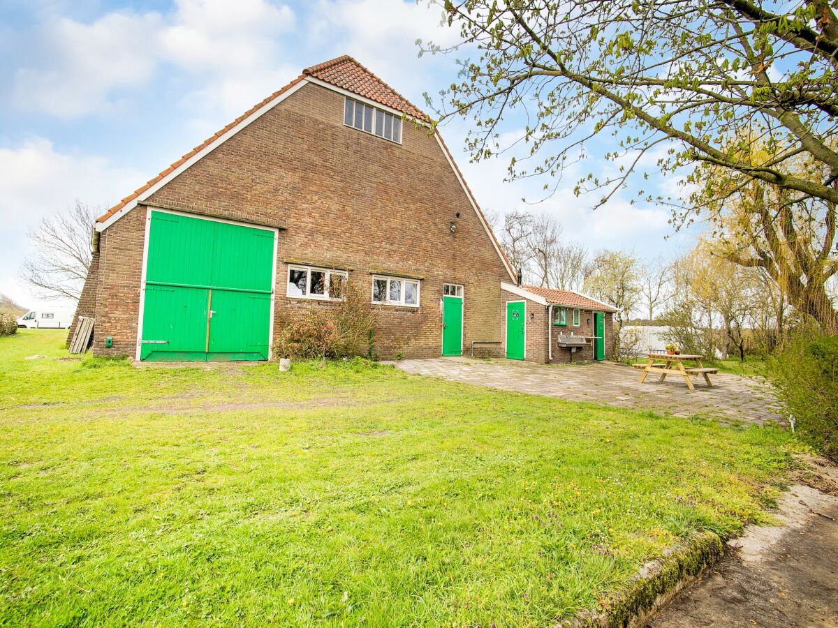 Holiday house Gemütliches Ferienhaus in Sint Maartensvlotbrug mit gemeinsamer Terrasse - Outdoor photo 5