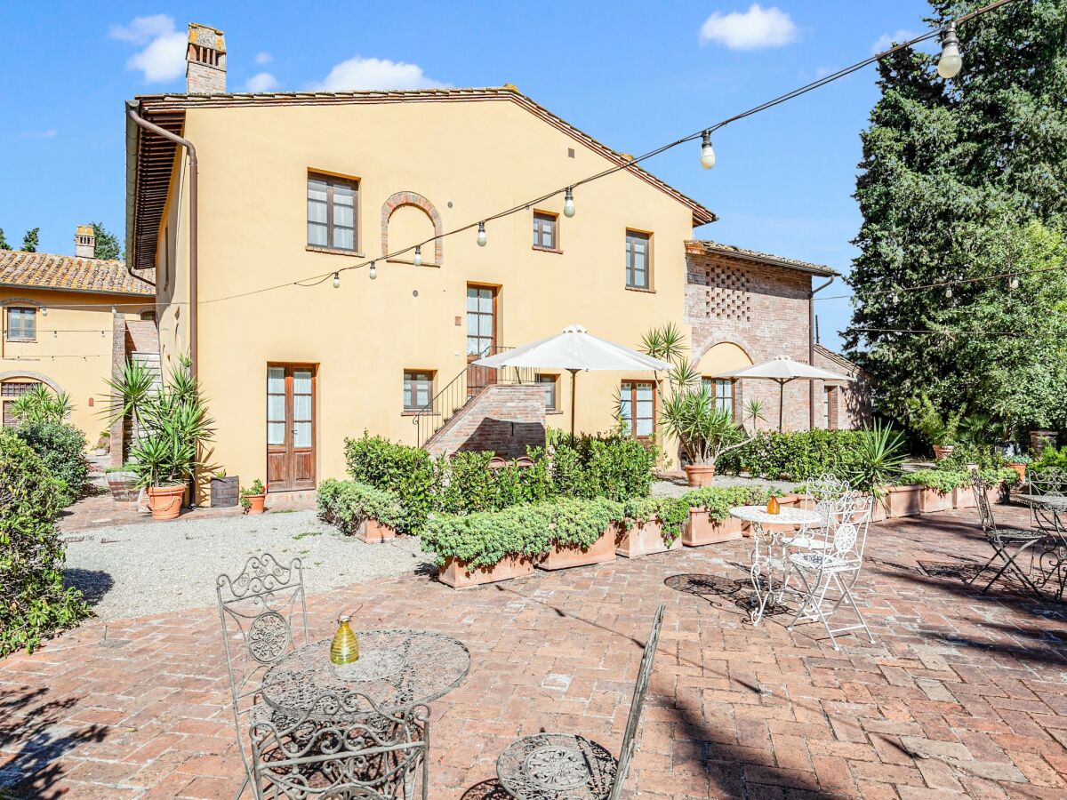 Farmhouse Belvilla by OYO Farmhous with Swimming Pool - Outdoor photo 2