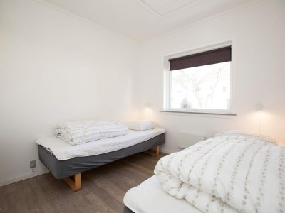 Holiday park 4 person holiday home on a holiday park in Blåvand - Outdoor photo 8