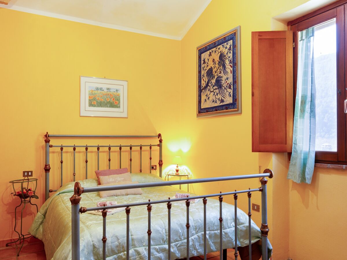 Holiday house Sun-kissed holiday home with swimming pool