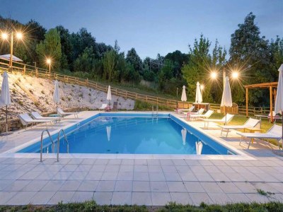 Holiday house Luxuriöses Ferienhaus in Montone mit 2 Swimmingpools - Outdoor photo 11