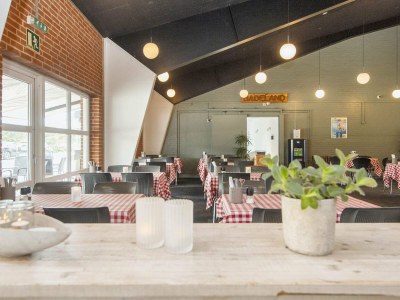 Holiday park 4 person holiday home on a holiday park in Blåvand - Outdoor photo 13