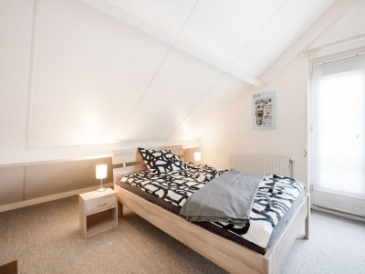 Bungalow Nice bungalow in Beek with hot tub - Features photo 16