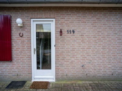 Bungalow Nice bungalow in Beek with hot tub - Features photo 19