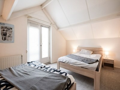 Bungalow Nice bungalow in Beek with hot tub - Features photo 25