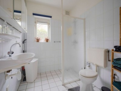 Bungalow Nice bungalow in Beek with hot tub - Features photo 29