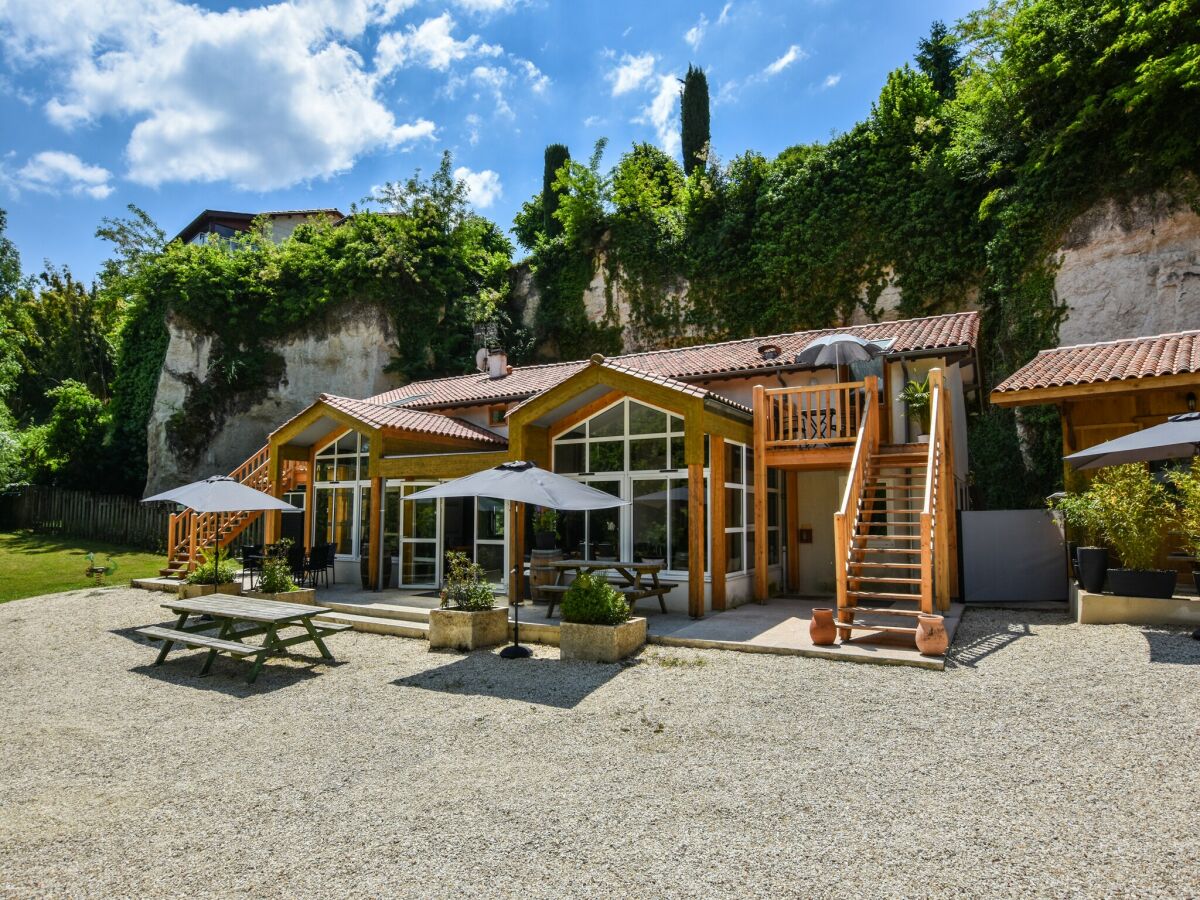 Villa Geräumige Villa mit privatem Garten