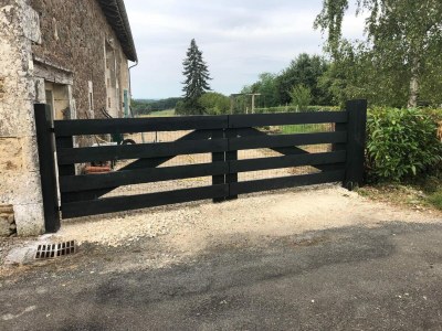 Holiday house Charming holiday home with private pool - Features photo 31