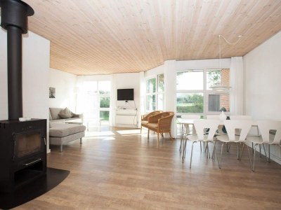 Holiday park 6 person holiday home on a holiday park in Blåvand - Outdoor photo 8