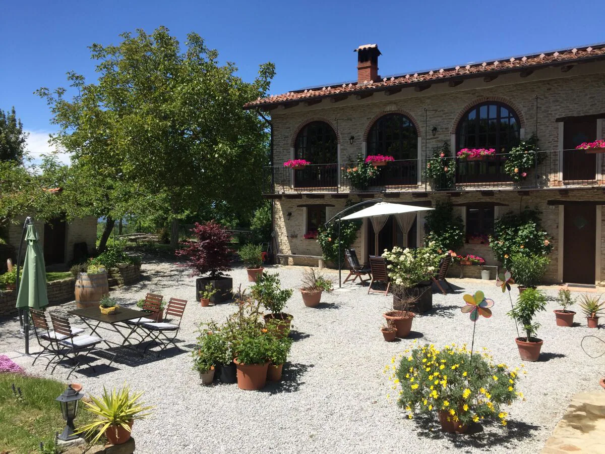 Holiday apartment Cascina Curairone