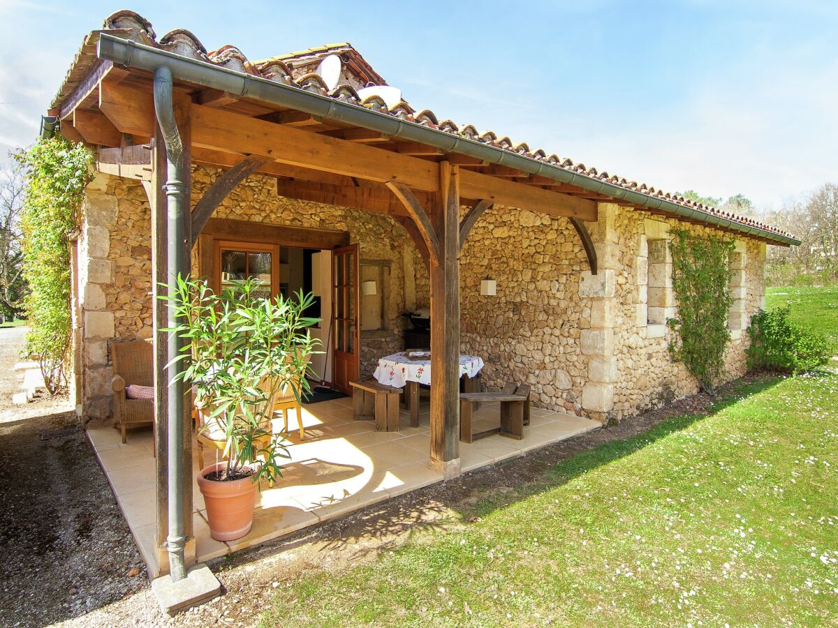 Holiday house Marvelous Holiday Home in Issac with Swimming Pool - Outdoor photo 3