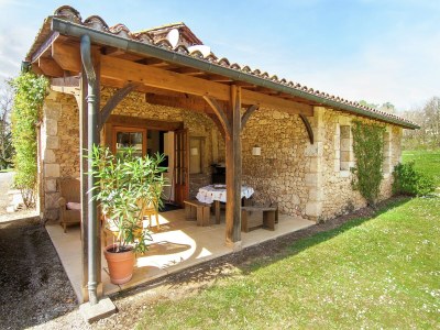 Holiday house Marvelous Holiday Home in Issac with Swimming Pool - Outdoor photo 3