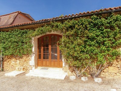 Holiday house Marvelous Holiday Home in Issac with Swimming Pool - Outdoor photo 5