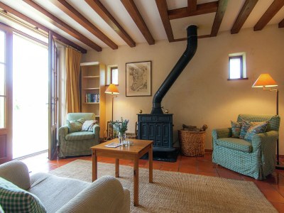 Holiday house Marvelous Holiday Home in Issac with Swimming Pool - Features photo 14