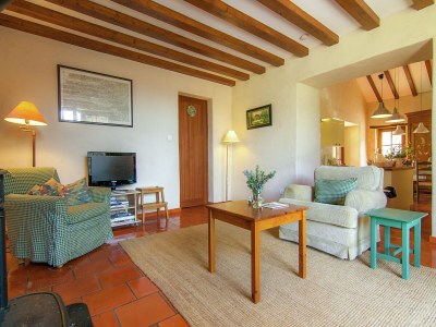 Holiday house Marvelous Holiday Home in Issac with Swimming Pool - Features photo 16