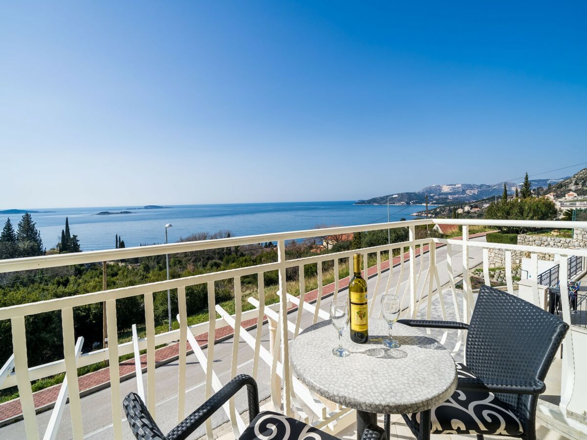 Apartment Villa Samba - Standard One-Bedroom Apartment with Balcony and Sea View