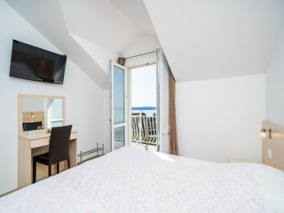 Apartment Villa Samba - Standard One-Bedroom Apartment with Balcony and Sea View - Features photo 15