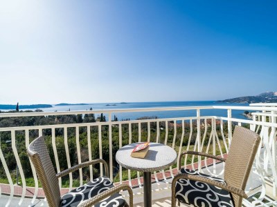 Apartment Villa Samba- Premium One-Bedroom Apartment with Balcony and Sea View - Outdoor photo 5
