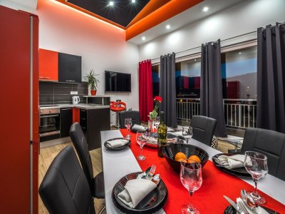 Apartment Apartments Sunshine Home - Two Bedroom Apartment with Balcony and Sea View - Features photo 13