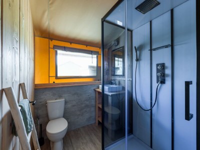 Holiday park Safari lodge for 6 people with veranda near the IJsselmeer - Features photo 4