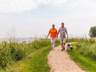 Holiday park Safari lodge for 6 people with veranda near the IJsselmeer - Outdoor photo 14
