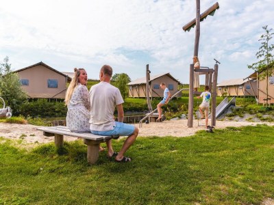 Holiday park Safari lodge for 6 people with veranda near the IJsselmeer - Outdoor photo 17
