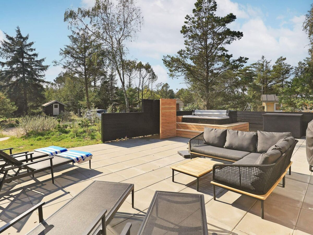 Holiday house 10 person holiday home in Blåvand - Outdoor photo 3