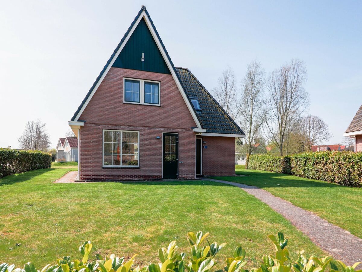 Holiday park Villa in der Nähe des Sees in Makkum - Outdoor photo 4