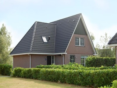 Holiday park Villa in der Nähe des Sees in Makkum - Outdoor photo 3
