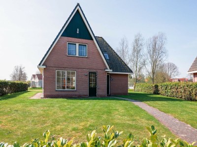 Holiday park Villa in der Nähe des Sees in Makkum - Outdoor photo 4