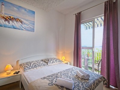 Apartment Apartments Grljević - Studio Apartment with Balcony and Sea View (A3) - Features photo 12