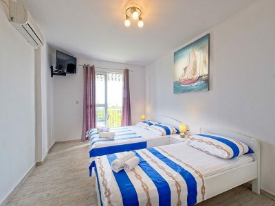Apartment Apartments Grljević - Studio Apartment with Sea View and Balcony (A2) - Features photo 9