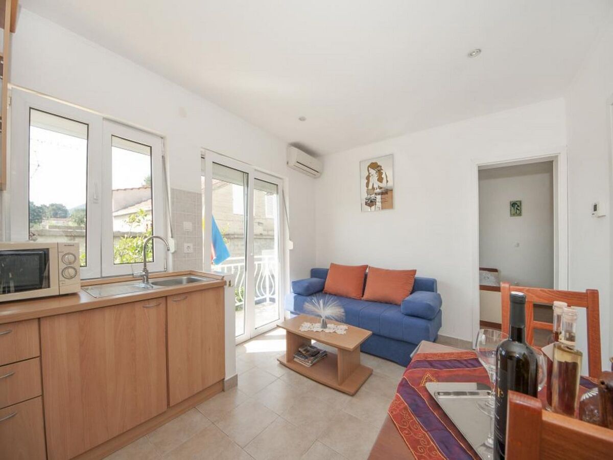 Apartment Bertie's Lodge - Comfort One Bedroom Apartment with Balcony and Sea View(A3)