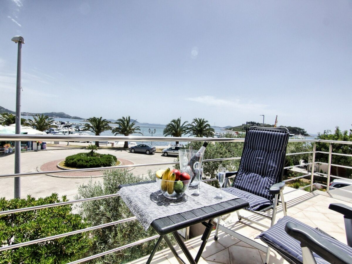 Apartment Apartments Victoria - One Bedroom Apartment with Terrace and Sea View (A1) - Outdoor photo 3