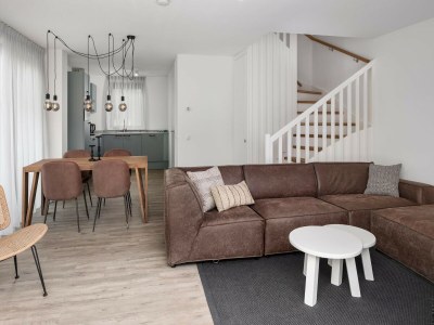 Holiday park Villa by Lake Veere with Modern Amenities - Features photo 4