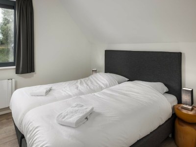 Holiday park Villa by Lake Veere with Modern Amenities - Features photo 6