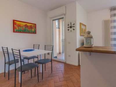 Apartment Flower House with Lake View - RS - Features photo 3