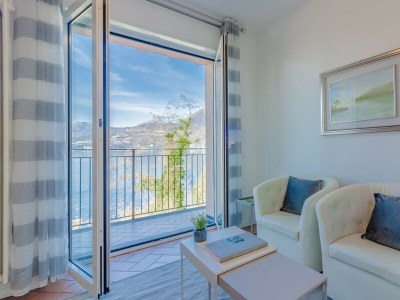 Apartment Flower House with Lake View - RS - Features photo 4