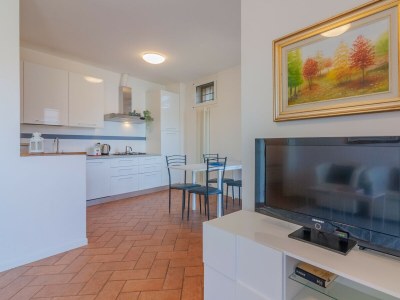 Apartment Flower House with Lake View - RS - Features photo 5