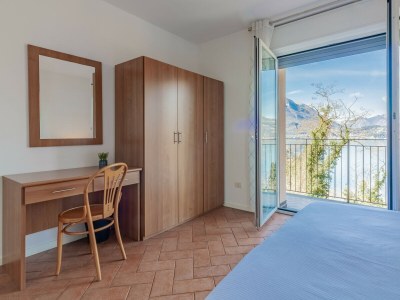 Apartment Flower House with Lake View - RS - Features photo 9