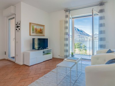 Apartment Flower House with Lake View - RS - Features photo 17